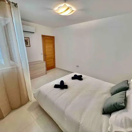 Emmnic 7 * Msida